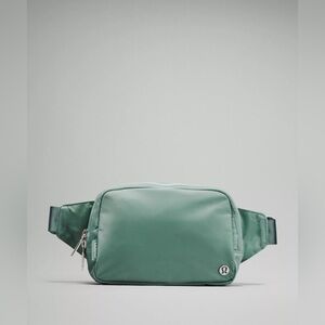 Lululemon Everywhere Belt Bag 2L
